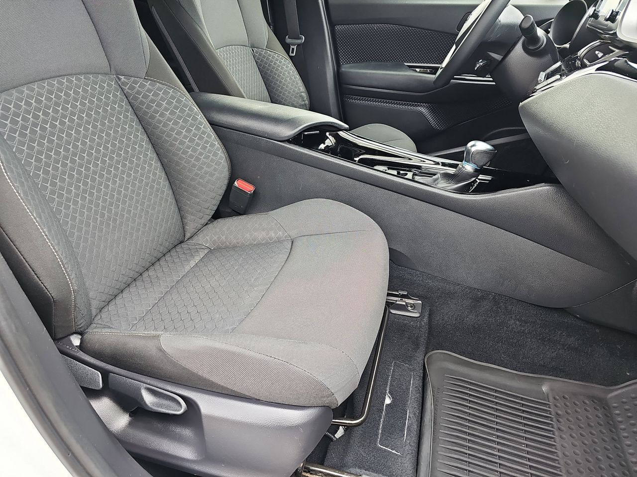 Used 2021 Blizzard Pearl w Black Roof Toyota Nightshade image 13