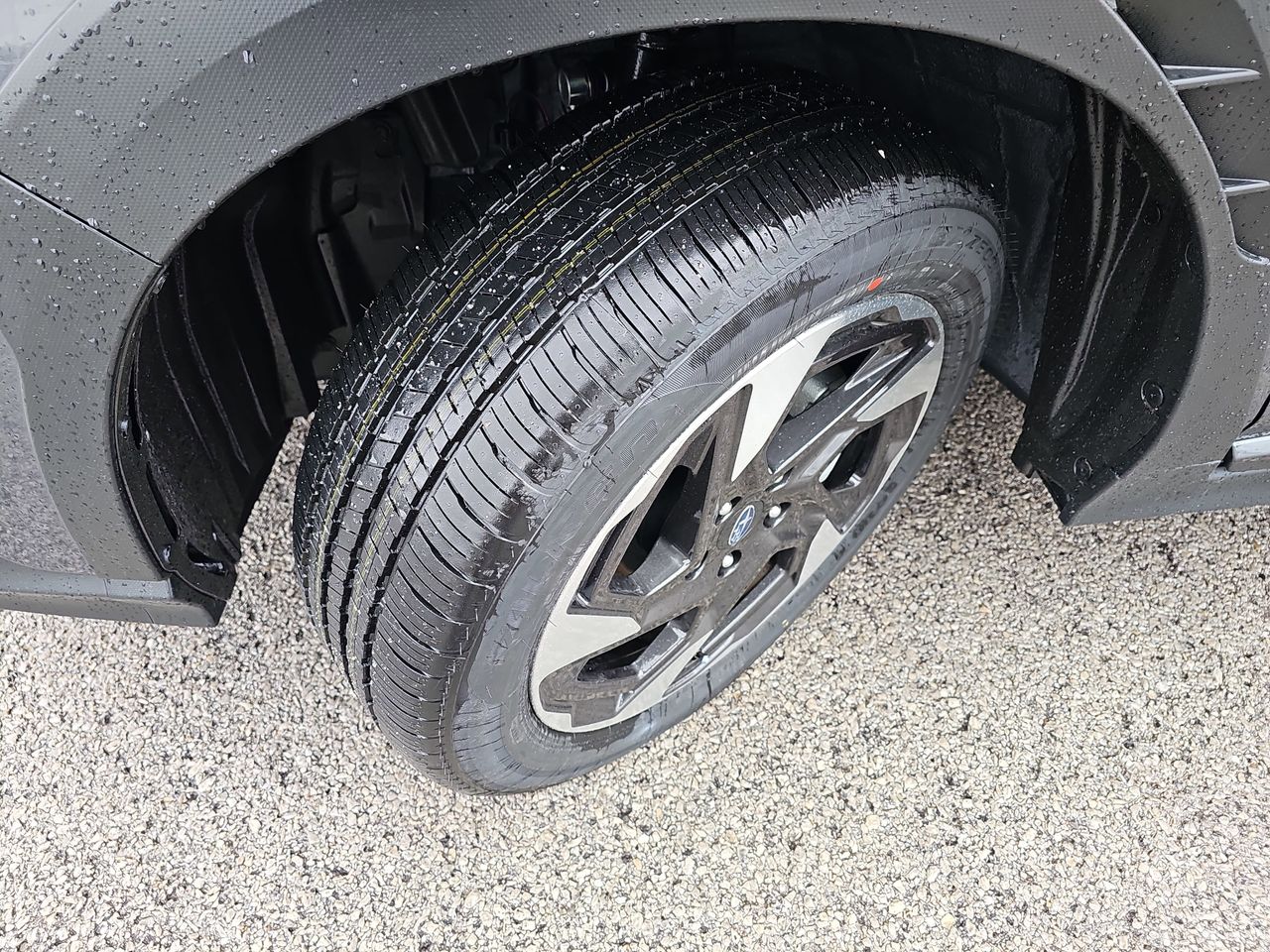 New 2026 Magnetite Gray/Crystal Black Silica Subaru Limited image 32