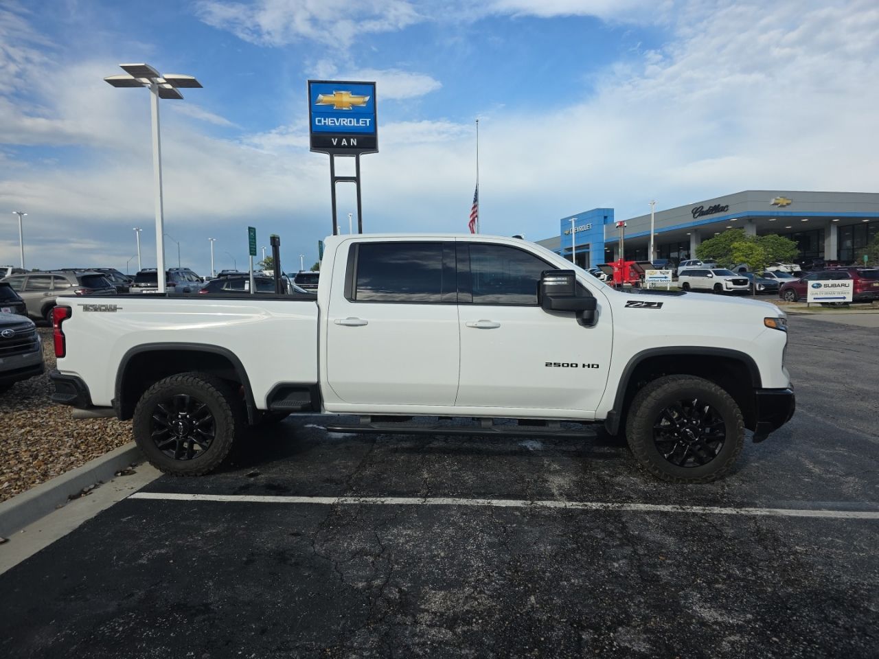 Used 2025 Summit White Chevrolet LTZ image 4