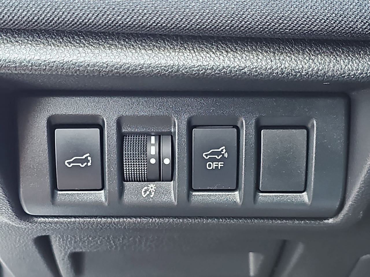 Certified Used 2025 Crystal White Pearl Subaru Premium image 30