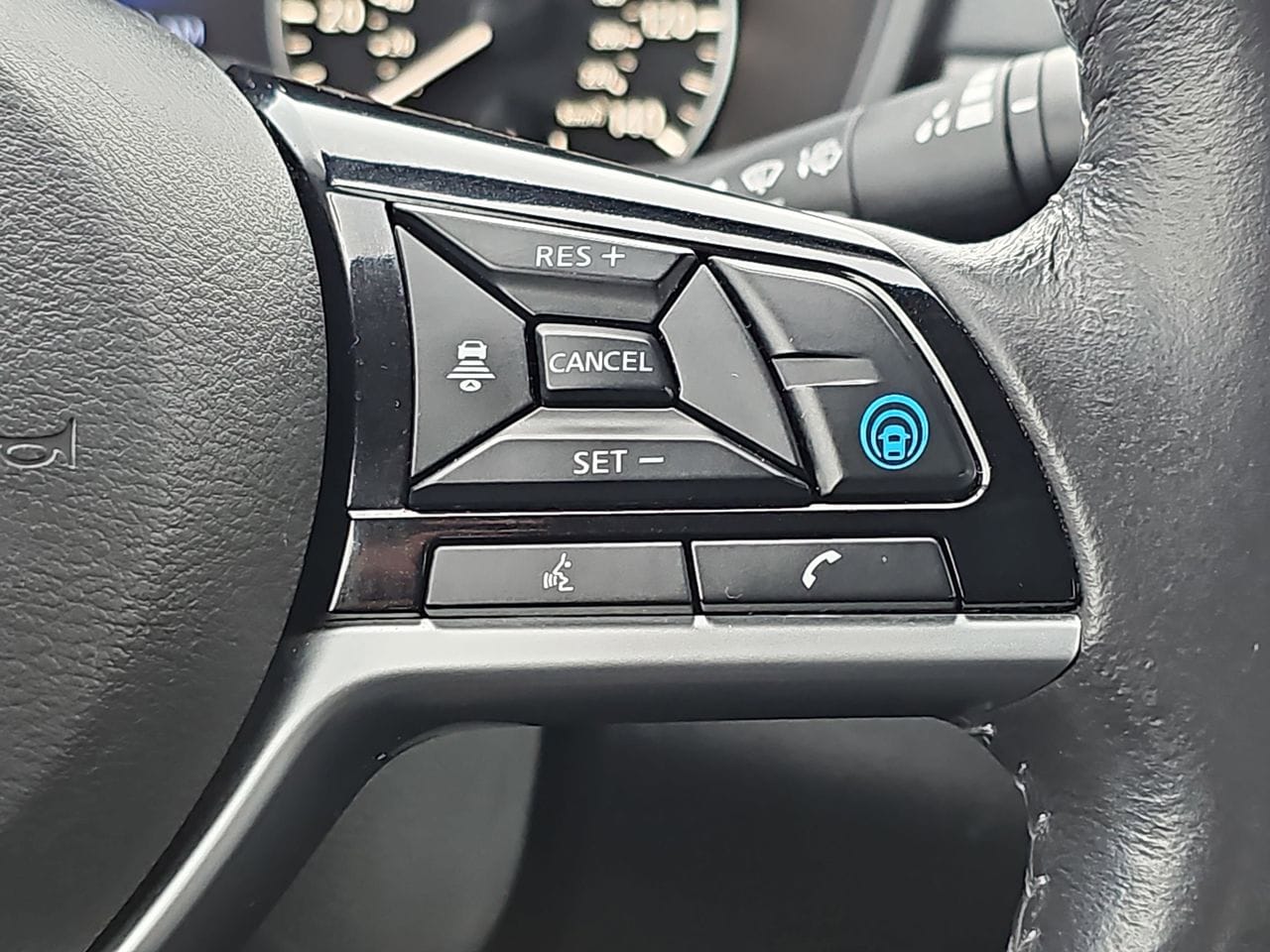 Used 2023 Super Black Clearcoat Nissan 2.5 SL image 22