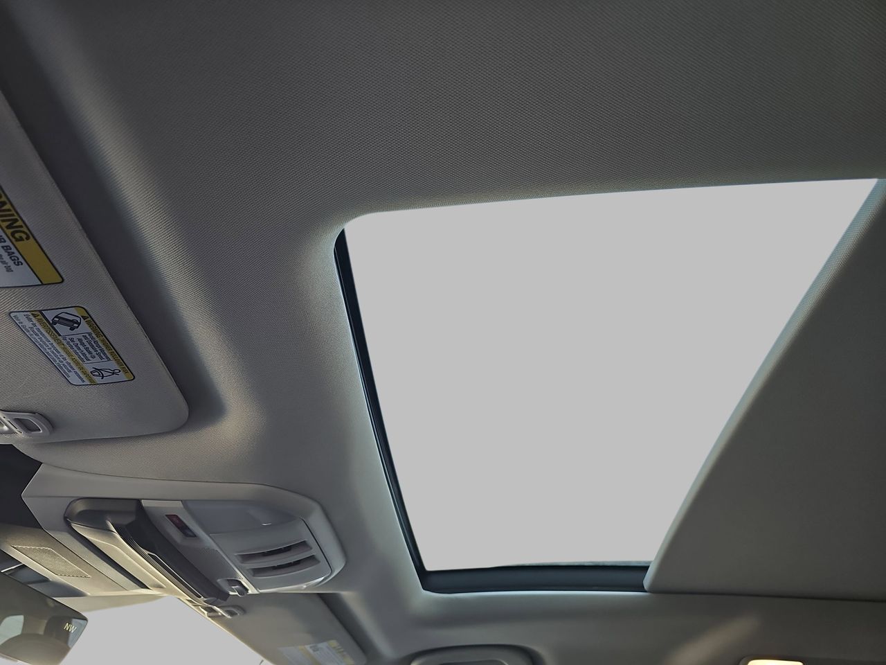 New 2026 Crystal White Pearl Subaru Onyx Edition Touring 7-Passenger image 33