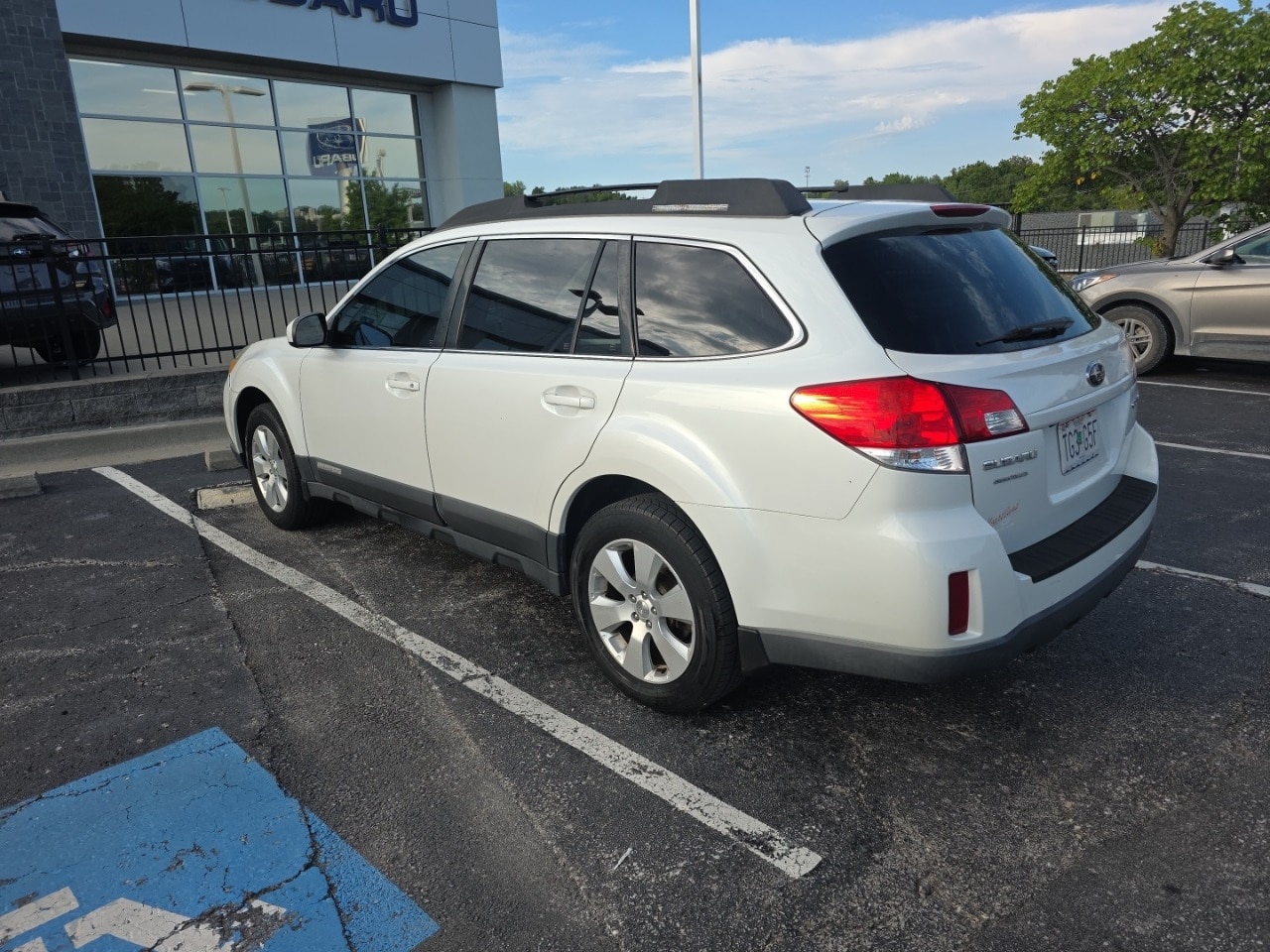 Used 2011 Subaru Outback I Premium with VIN 4S4BRCGC6B3386789 for sale in Kansas City