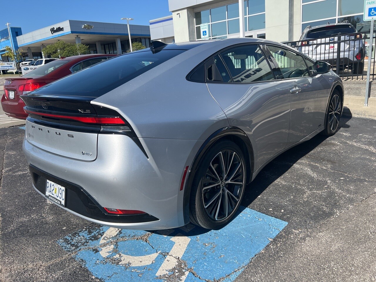 2024 Toyota Prius XLE photo 4