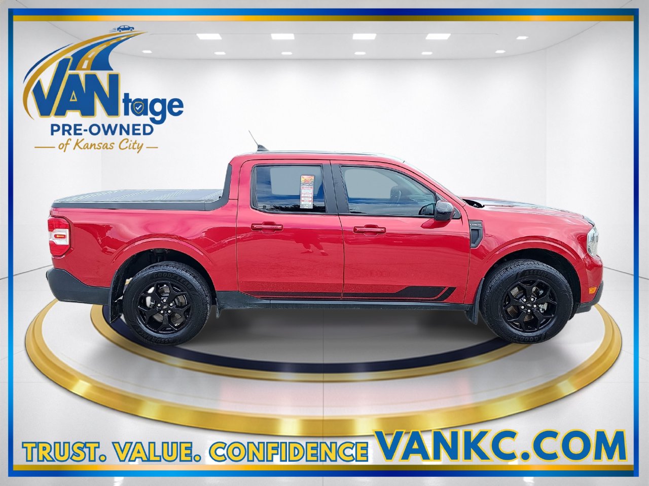 Used 2022 Red Metallic Ford Lariat image 5