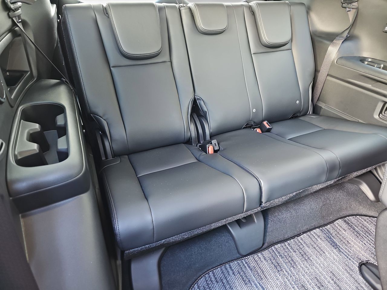 New 2026 Crystal White Pearl Subaru Onyx Edition Touring 7-Passenger image 12