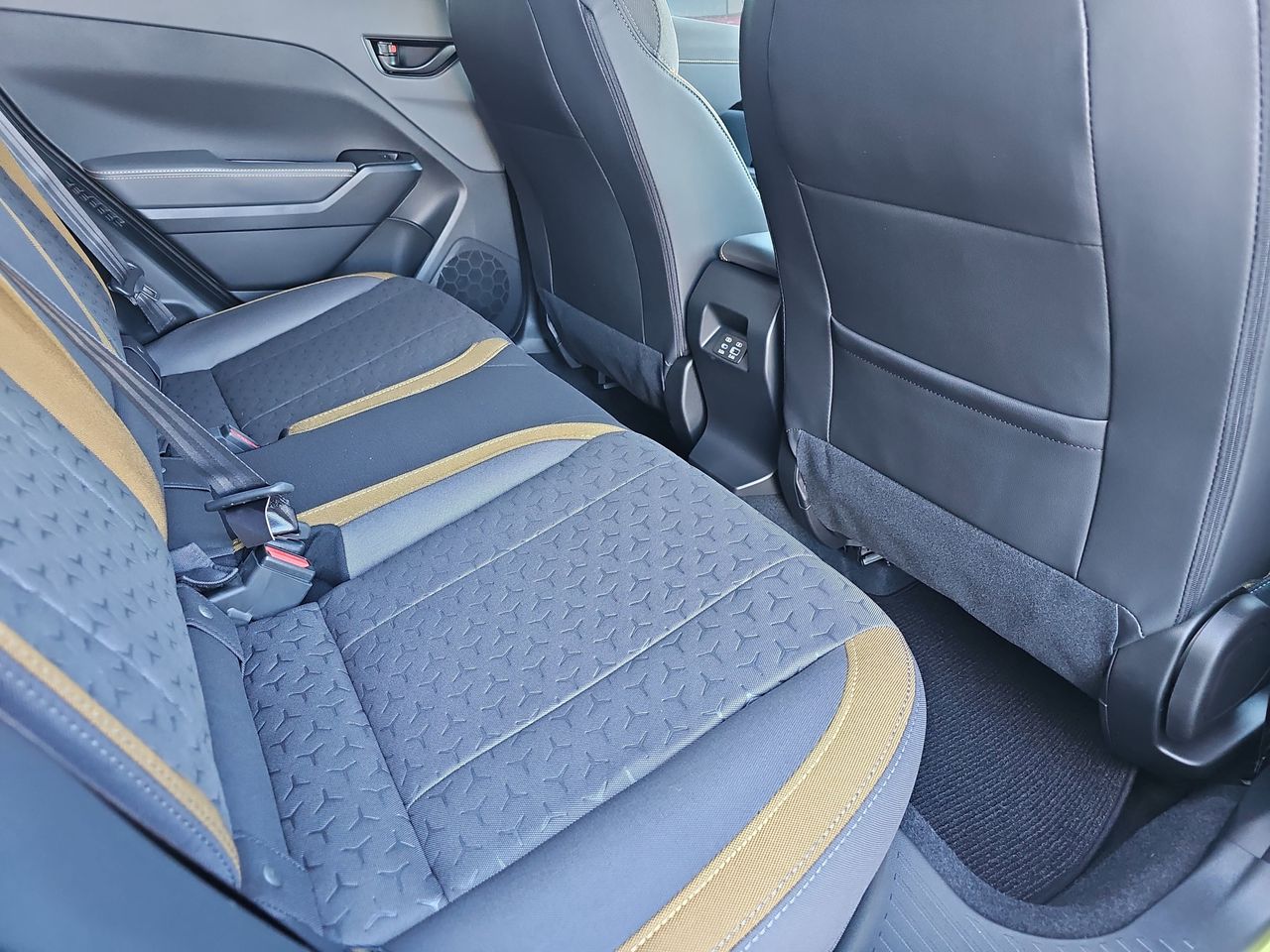 New 2026 Citron Yellow Pearl Subaru Sport Hybrid image 11