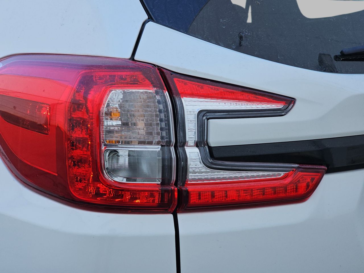 New 2026 Crystal White Pearl Subaru Onyx Edition Touring 7-Passenger image 37