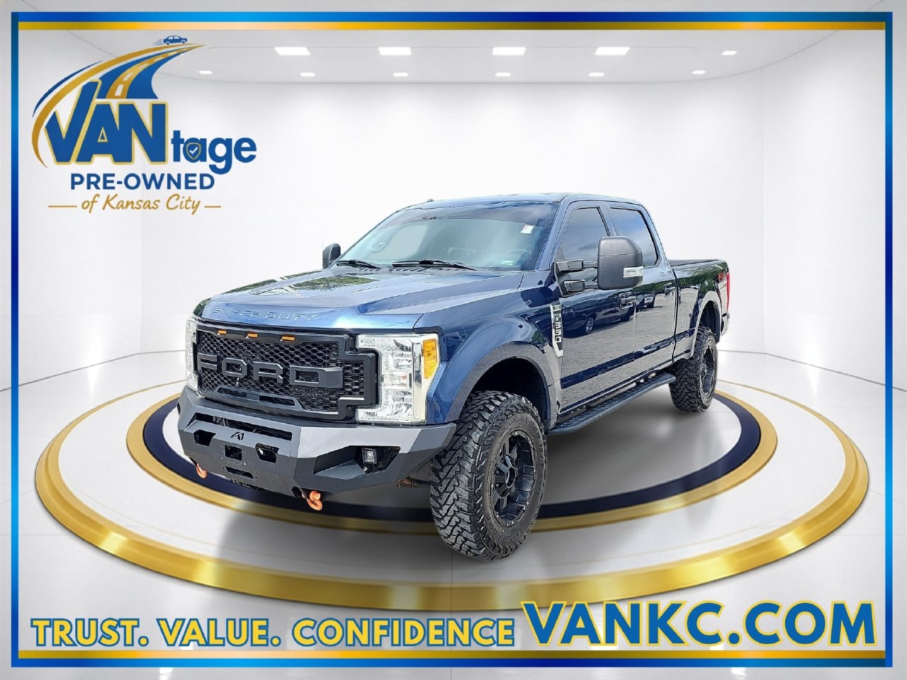  2017 Ford F-350 Super Duty XLT Crew Cab 4WD   