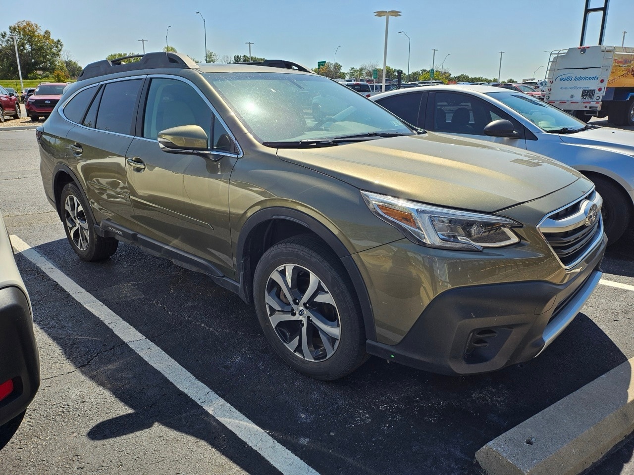 Used 2021 Subaru Outback Limited with VIN 4S4BTANC8M3229762 for sale in Kansas City, MO