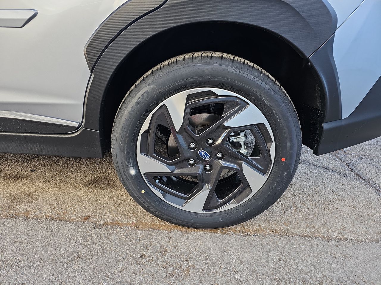 New 2026 Ice Silver Subaru Limited image 31