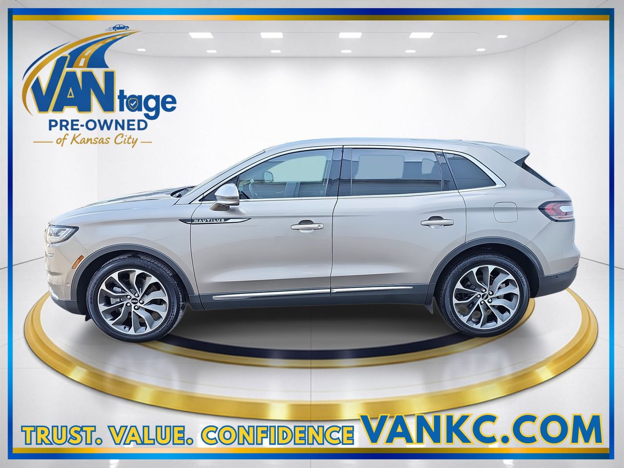 Used 2021 Mocha Lincoln Reserve image 10