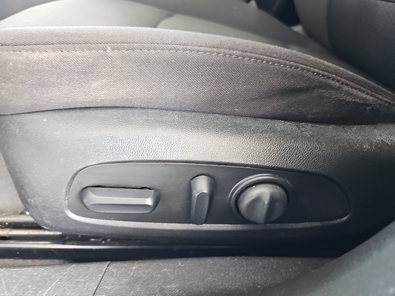 Used 2019 Summit White Chevrolet LT image 32