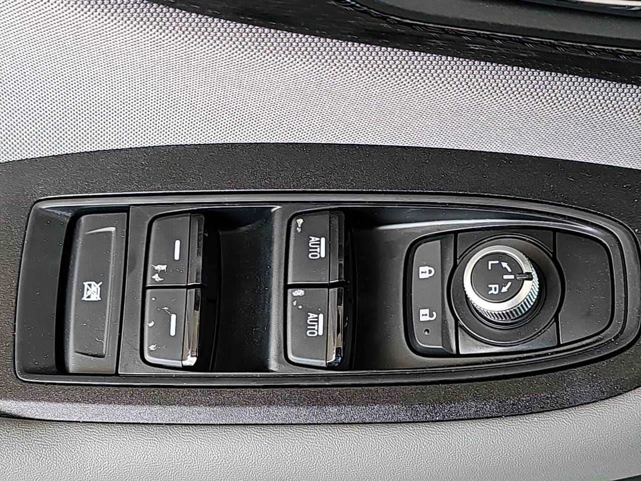 Certified Used 2025 Crystal White Pearl Subaru Premium image 31