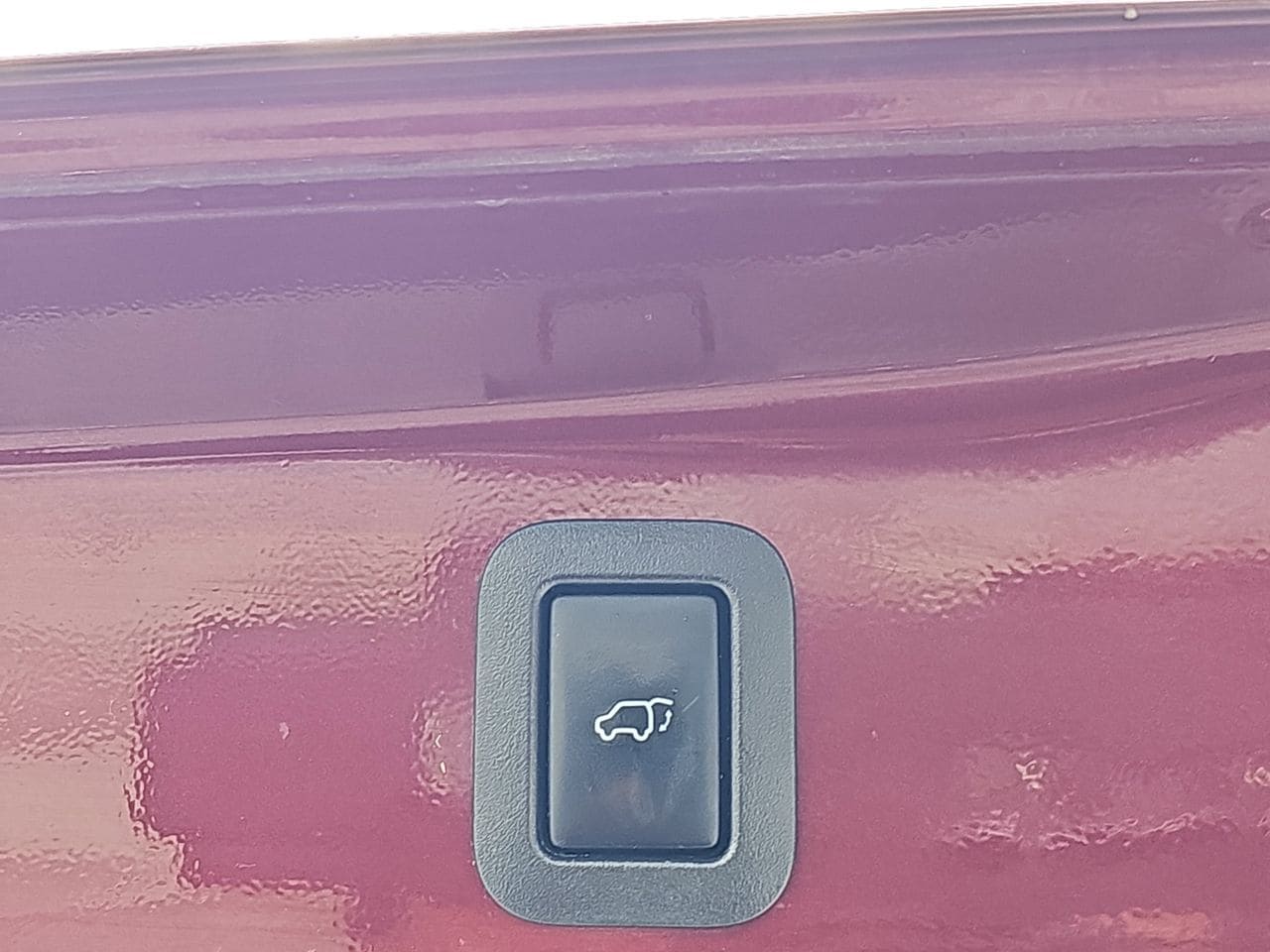 Used 2017 Salsa Red Pearl Toyota XLE image 18