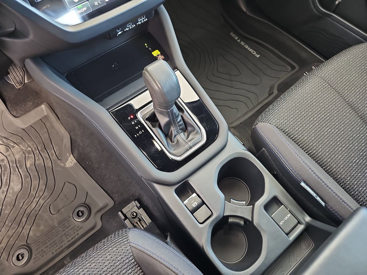 Used 2025 River Rock Pearl Subaru Premium image 29