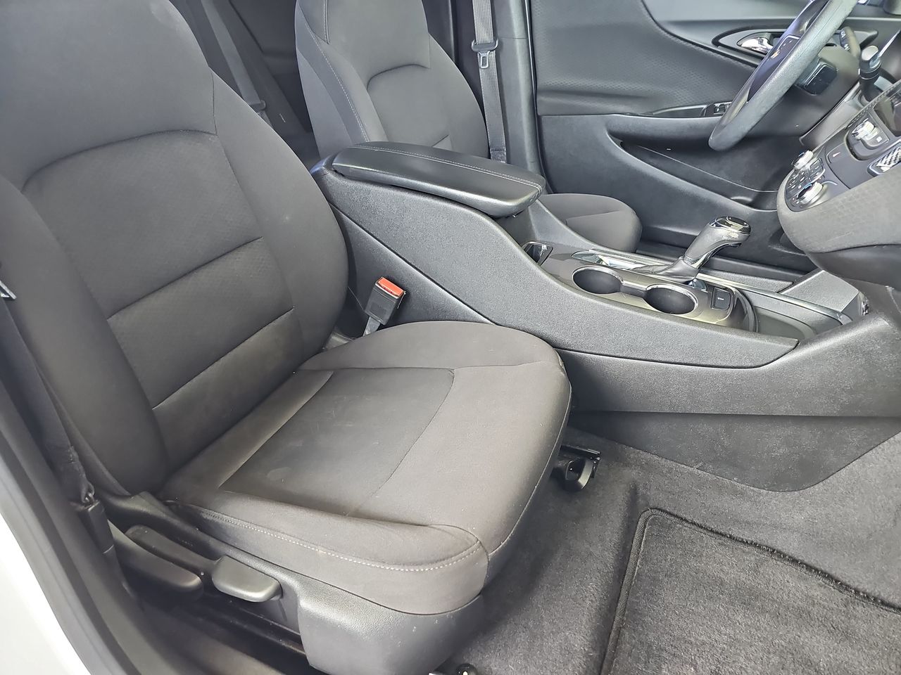 Used 2019 Summit White Chevrolet LT image 13