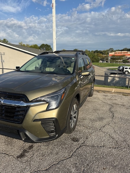2023 Subaru Ascent Premium SUV
