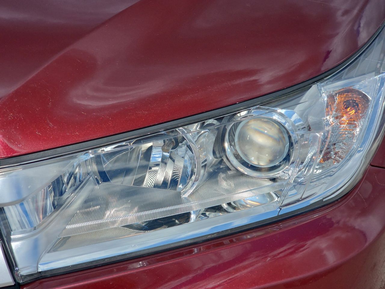 Used 2017 Salsa Red Pearl Toyota XLE image 39