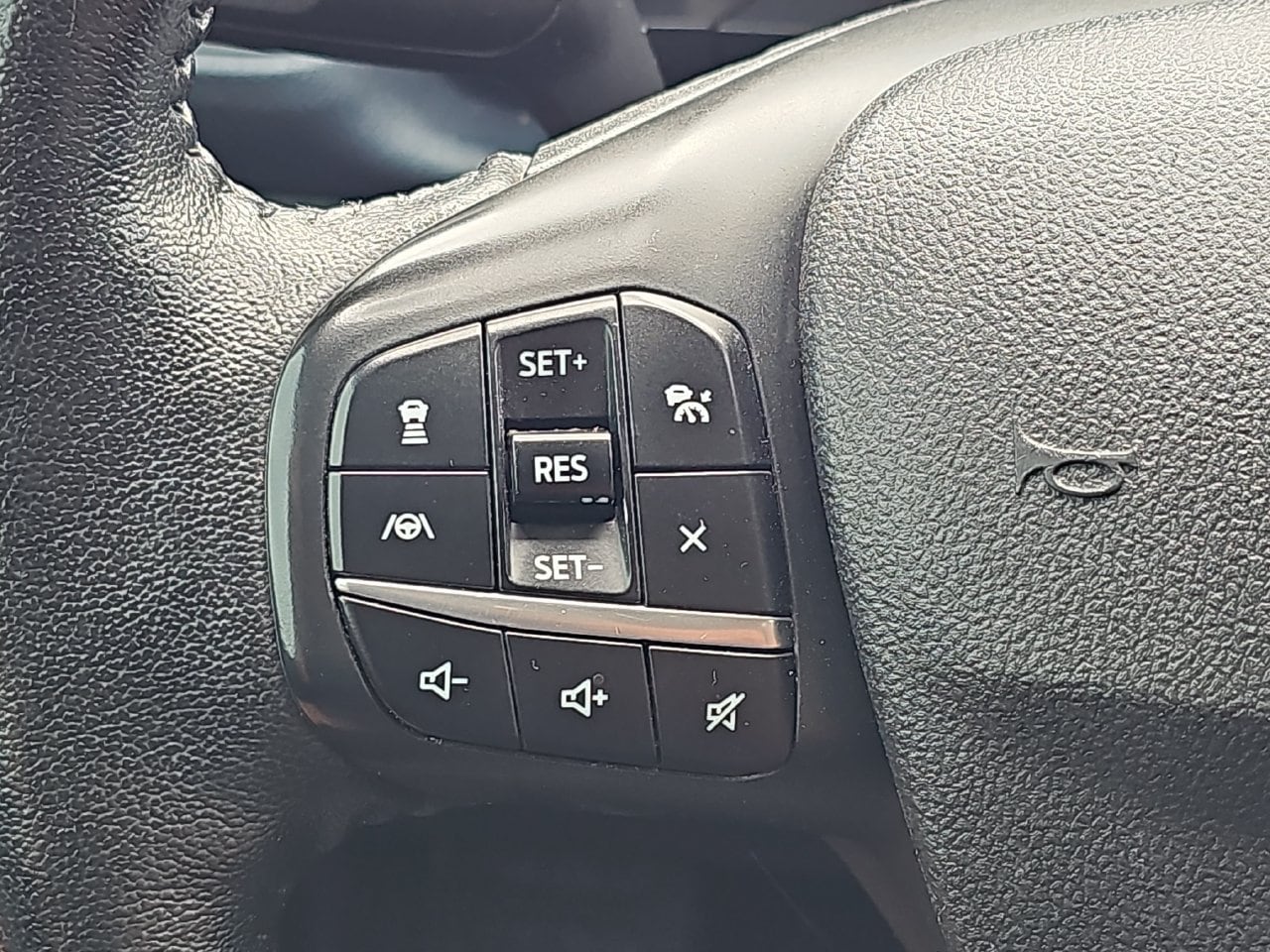 Used 2022 Red Metallic Ford Lariat image 20