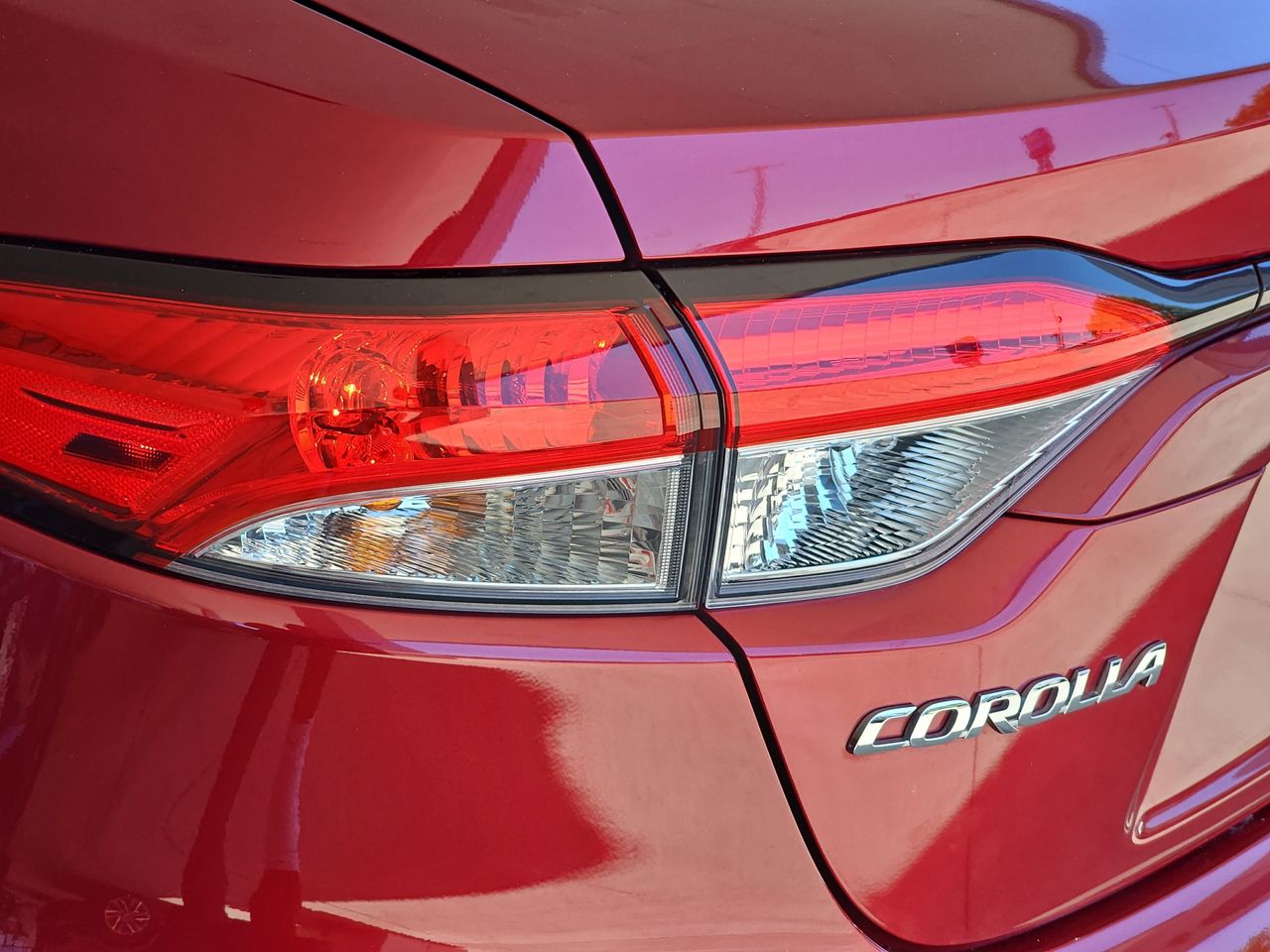 Used 2022 Ruby Flare Pearl Toyota LE image 38