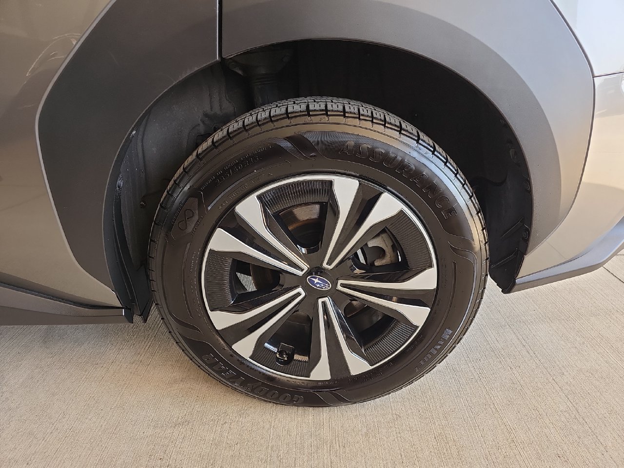 Certified Used 2023 Smoked Carbon Subaru Premium image 39