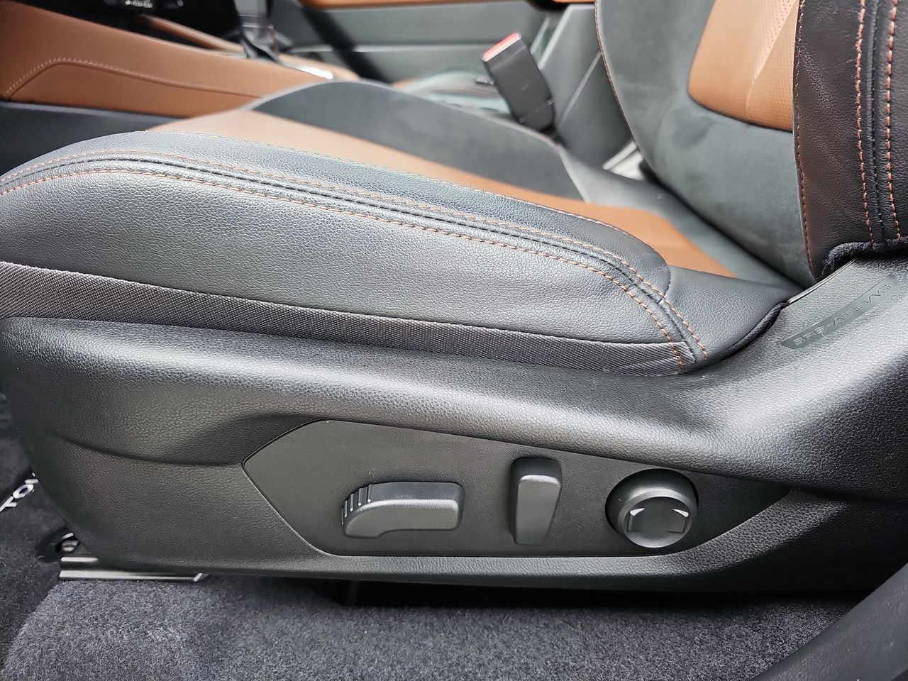 Used 2025 Crystal Black Silica Subaru Touring image 35