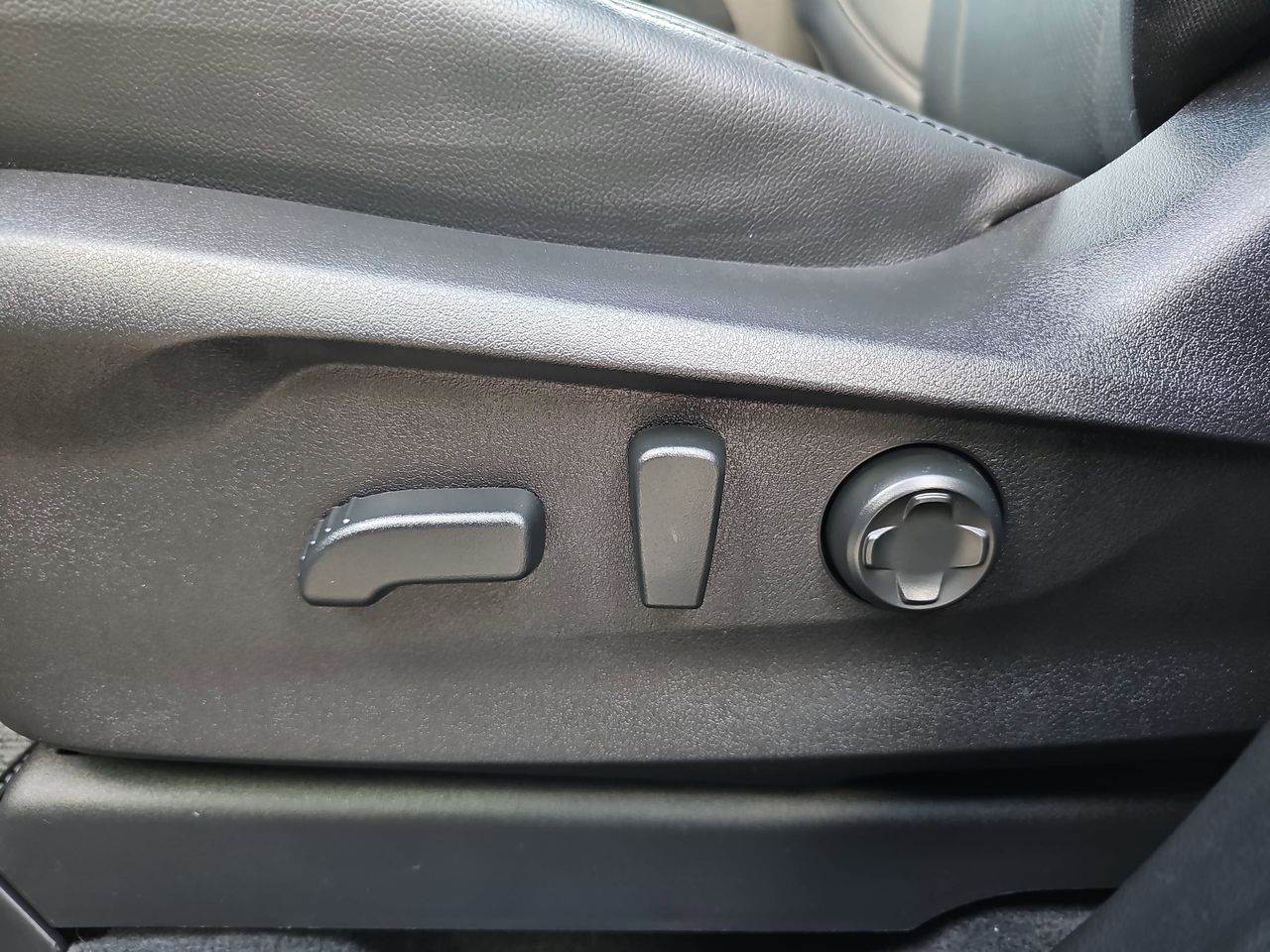 Certified Used 2025 Green Metallic Subaru Onyx Edition Touring image 32