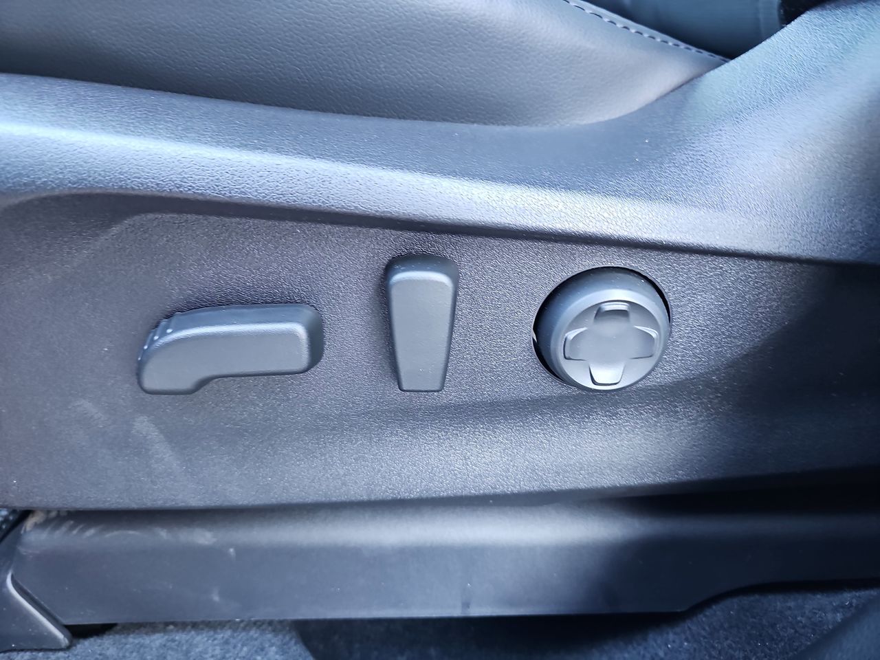 New 2026 Crimson Red Pearl Subaru Onyx Edition Touring 7-Passenger image 31