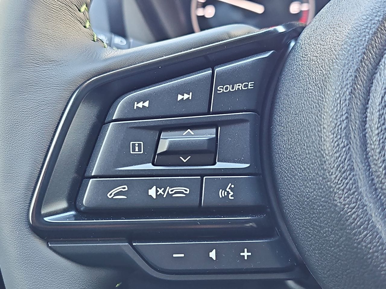 New 2026 Crystal White Pearl Subaru Onyx Edition Touring 7-Passenger image 18