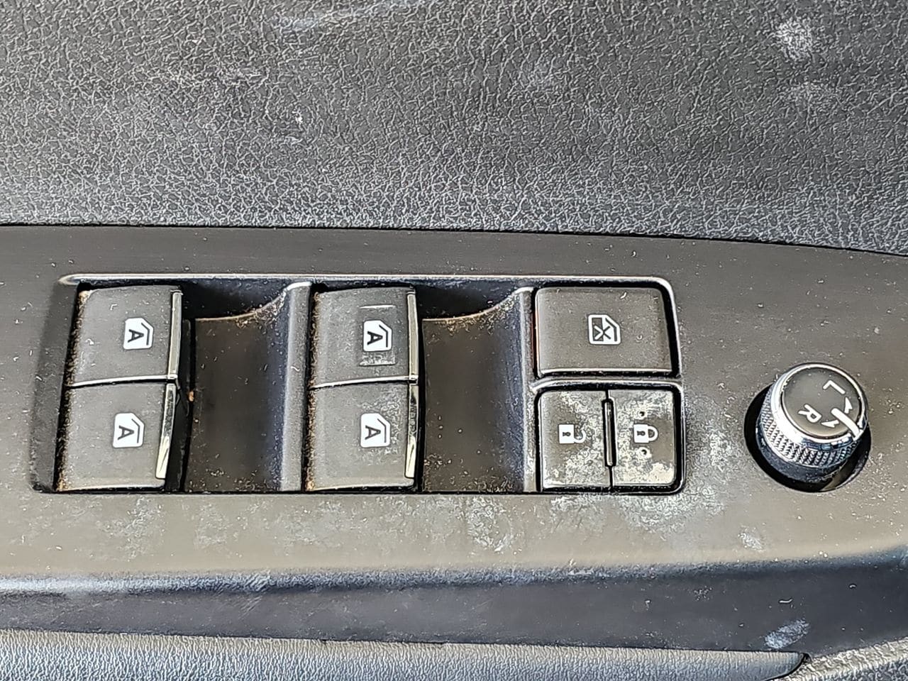 Used 2018 Midnight Black Metallic Toyota Limited image 33