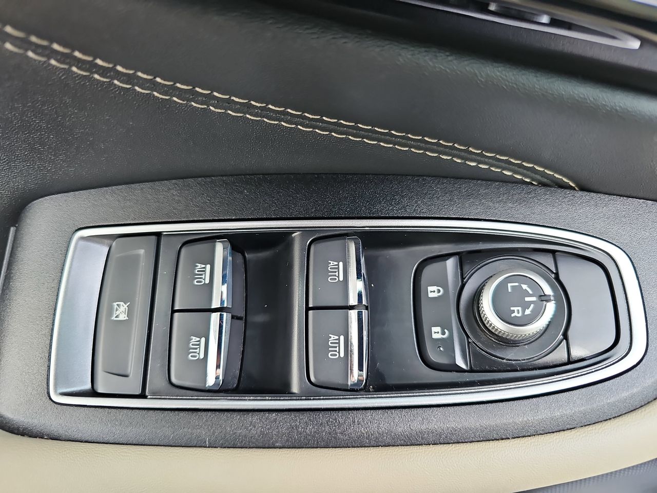 Certified Used 2023 Crystal White Pearl Subaru Limited image 34