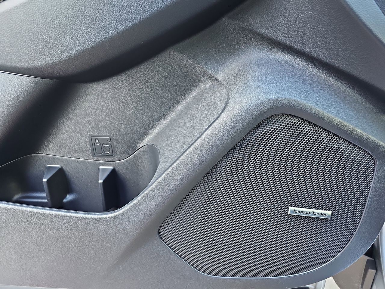 New 2026 Ice Silver Subaru Limited 7-Passenger image 33