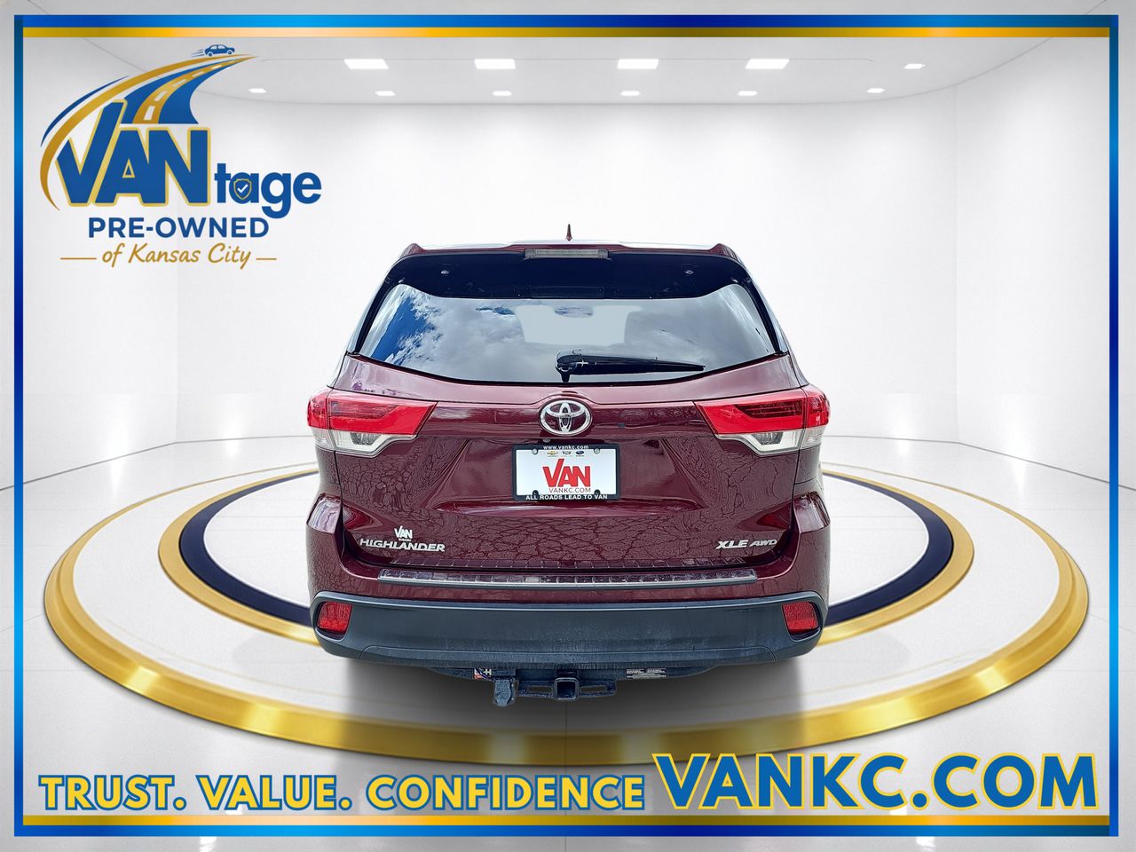 Used 2017 Salsa Red Pearl Toyota XLE image 7