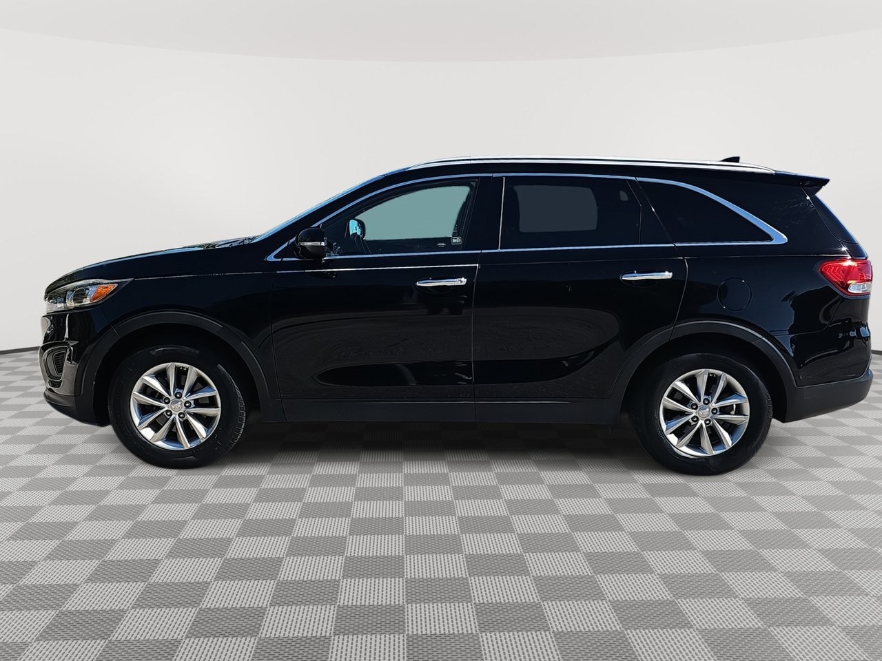 Used 2016 Kia Sorento LX with VIN 5XYPG4A34GG066307 for sale in Kansas City, MO