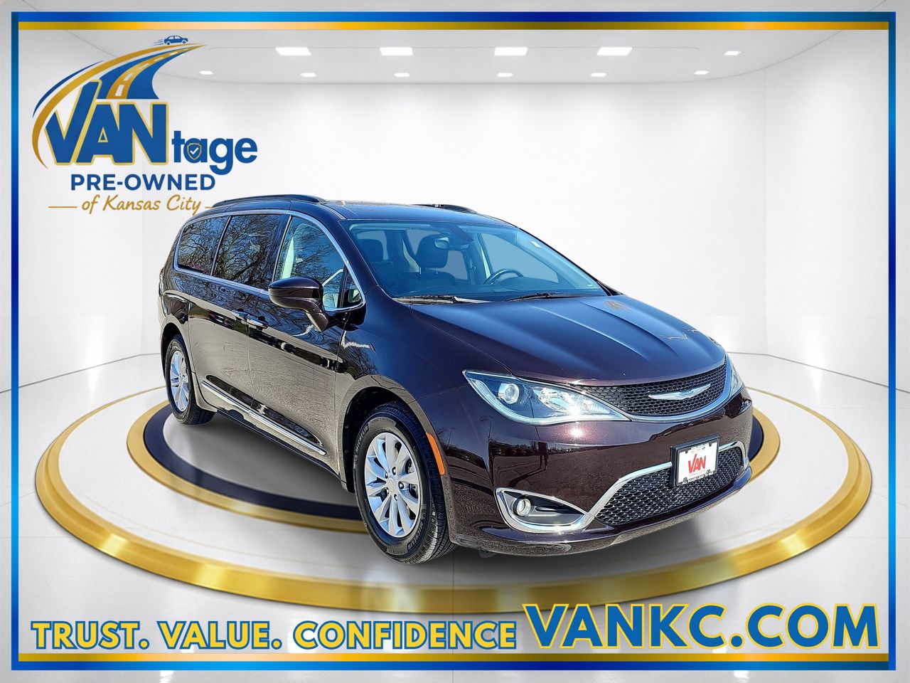 Used 2017 Dark Cordovan Pearlcoat Chrysler Touring L image 3