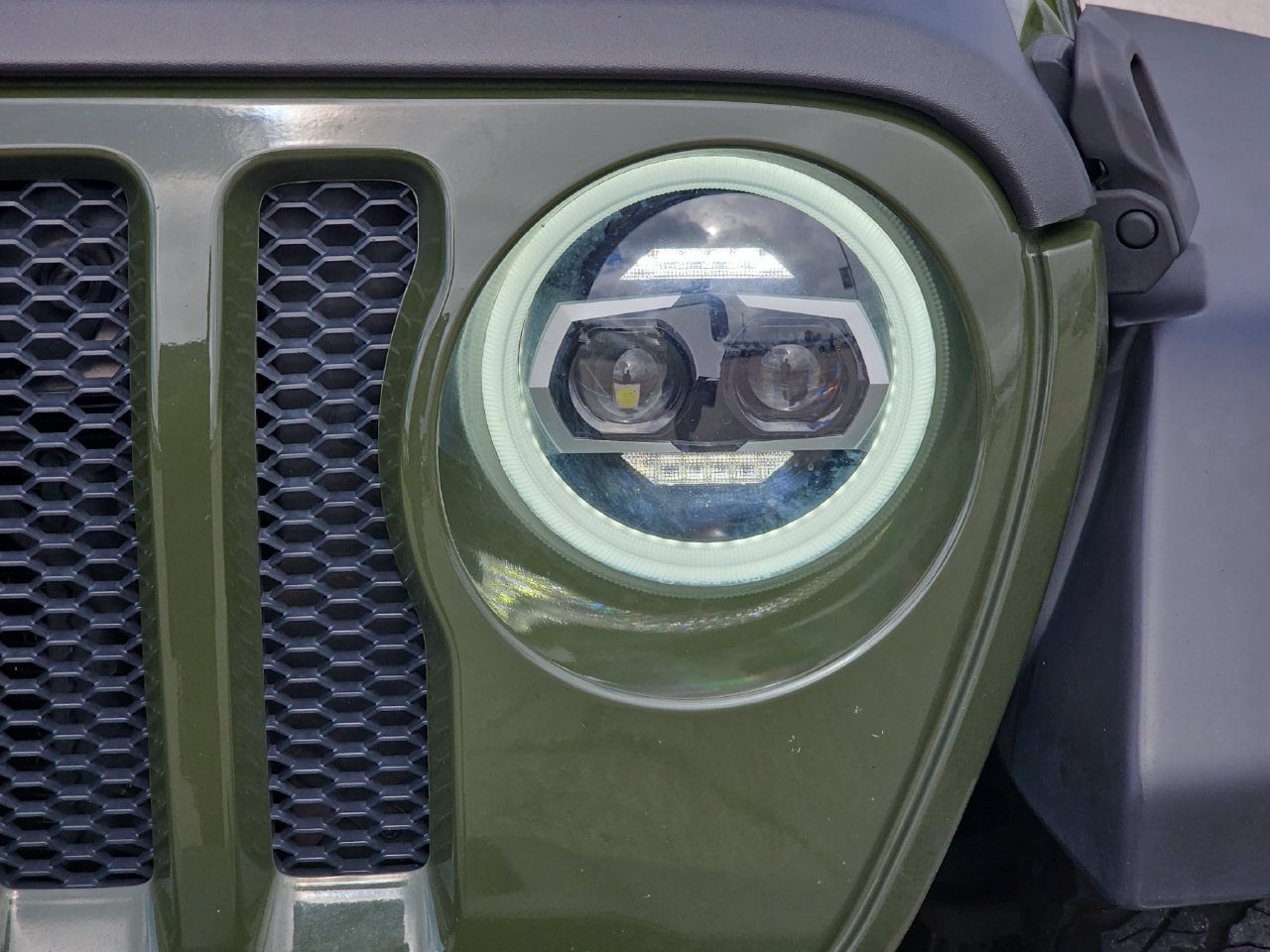 Used 2021 Sarge Green Clearcoat Jeep Unlimited Sport S image 34