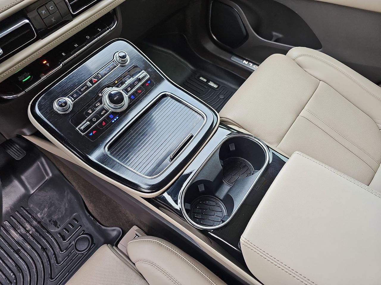 Used 2021 Mocha Lincoln Reserve image 30