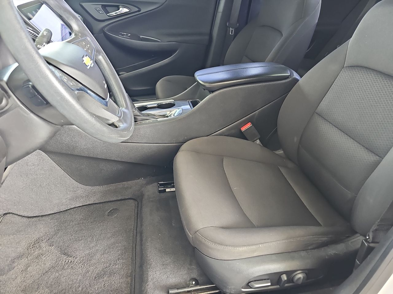 Used 2019 Summit White Chevrolet LT image 18