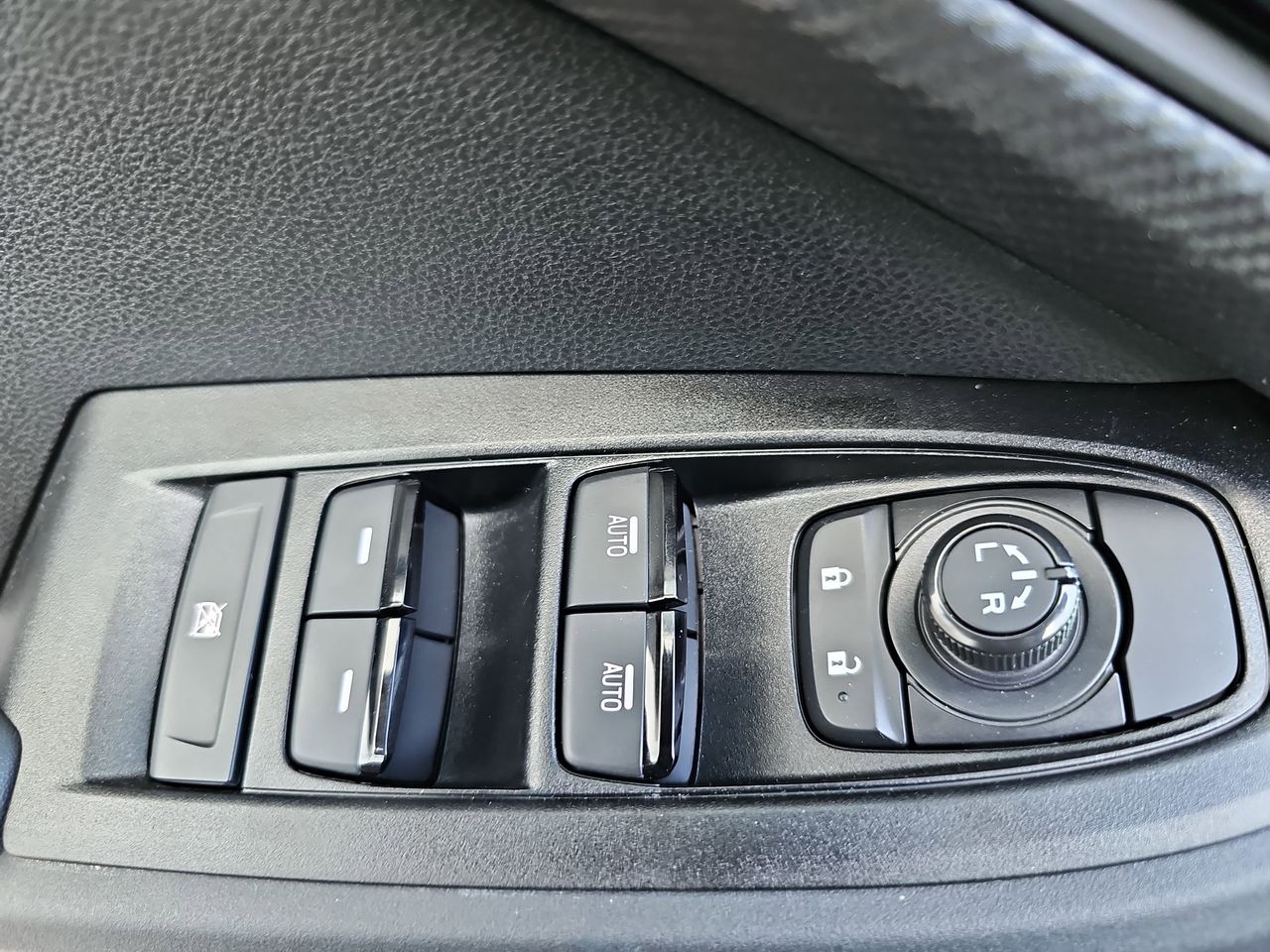 Certified Used 2025 Gray Metallic Subaru Sport image 32