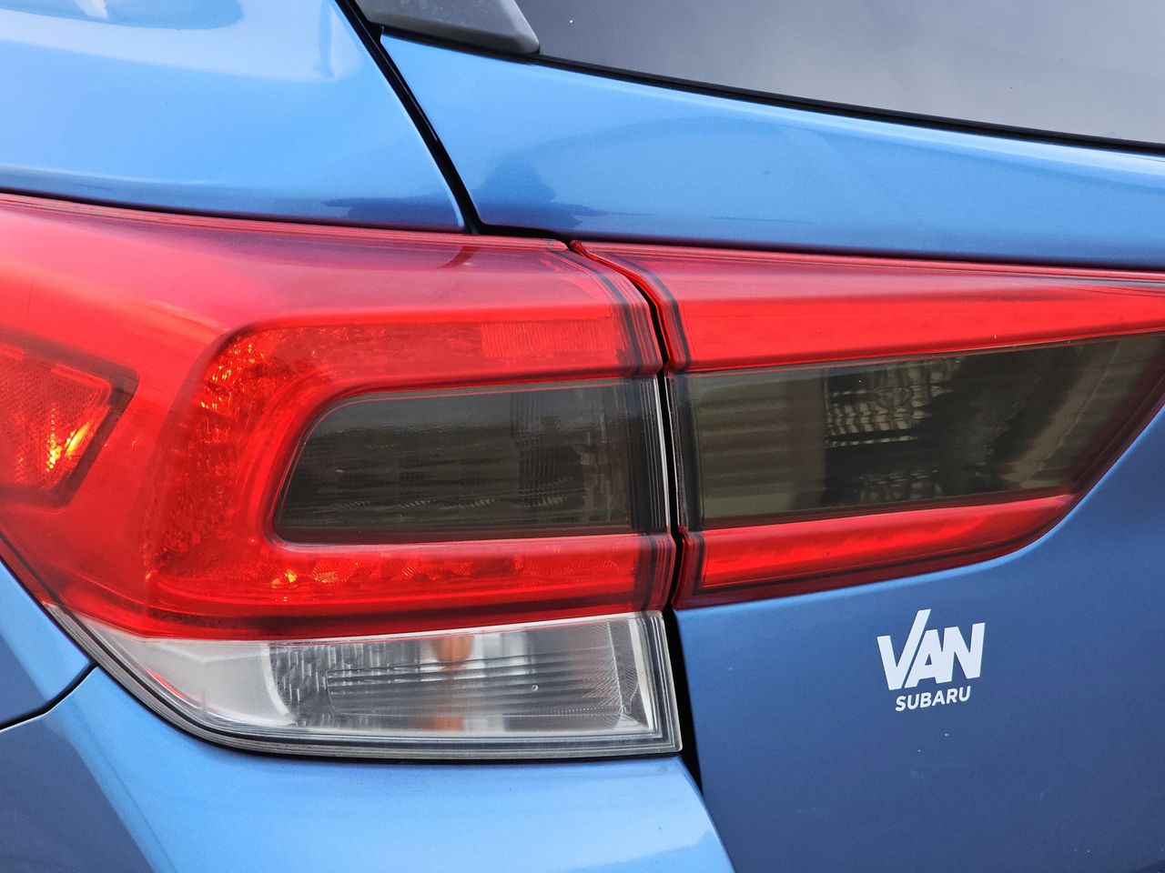 Used 2019 Quartz Blue Subaru 2.0i Premium image 38