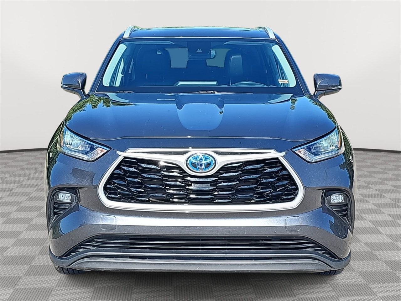Used 2023 Toyota Highlander XLE with VIN 5TDKBRCH1PS131437 for sale in Kansas City