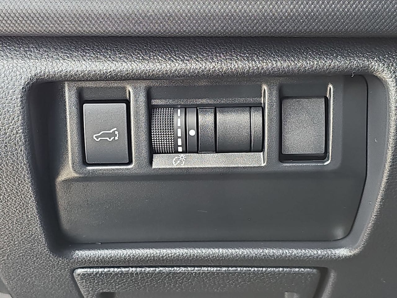 Used 2025 Crystal Black Silica Subaru Touring image 32