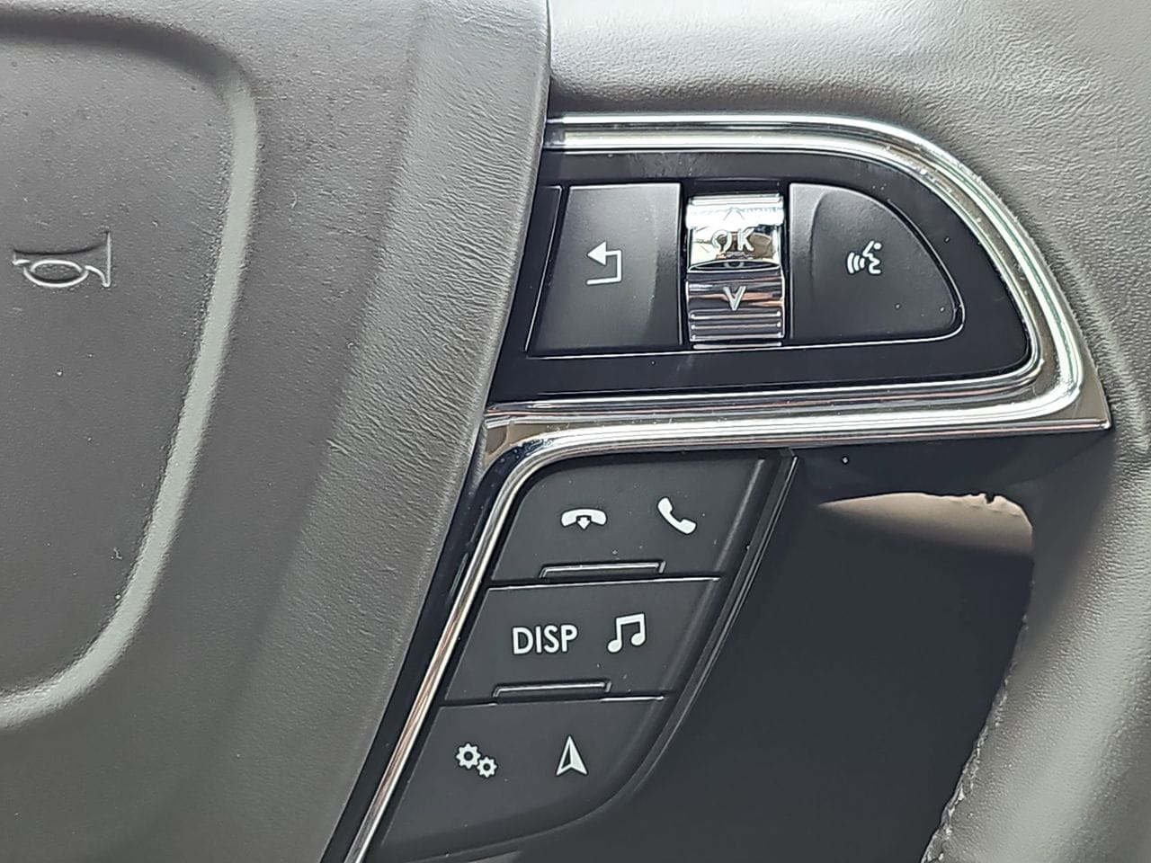 Used 2021 Mocha Lincoln Reserve image 23