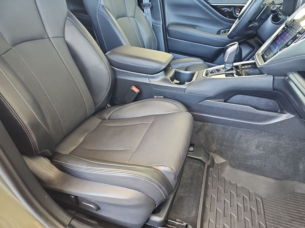 Used 2020 Green Metallic Subaru Limited image 13