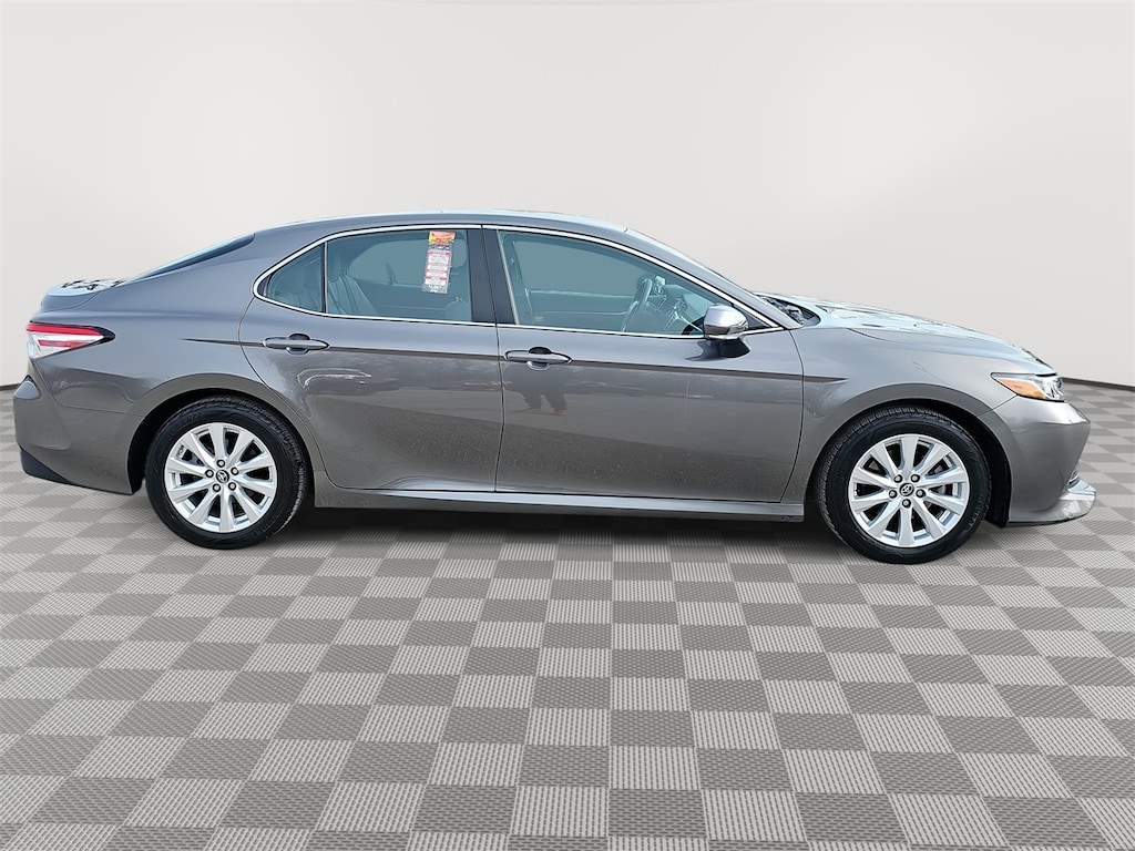 Used 2018 Toyota Camry LE Sedan