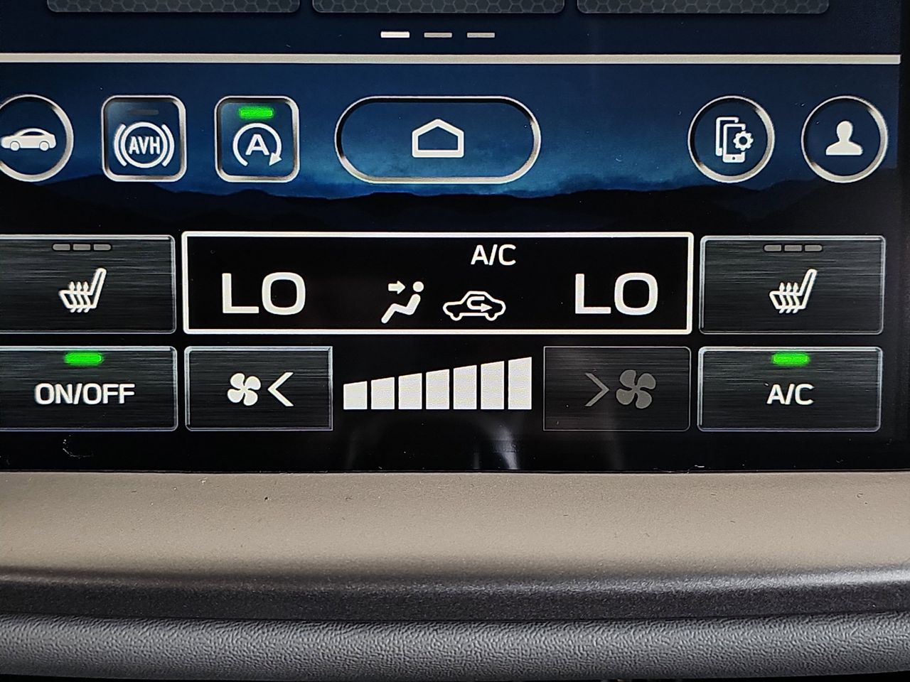 New 2025 Crystal White Pearl Subaru Premium image 20