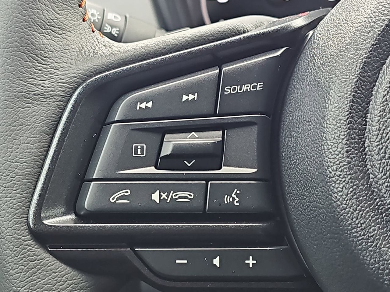 New 2026 Magnetite Gray/Crystal Black Silica Subaru Limited image 17