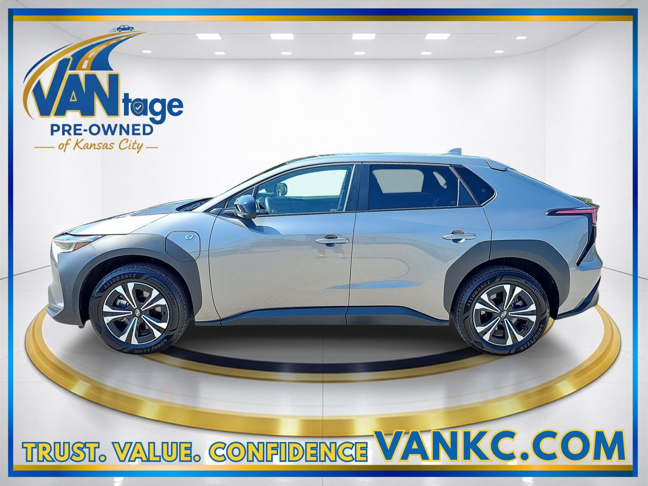 Certified Used 2023 Smoked Carbon Subaru Premium image 10