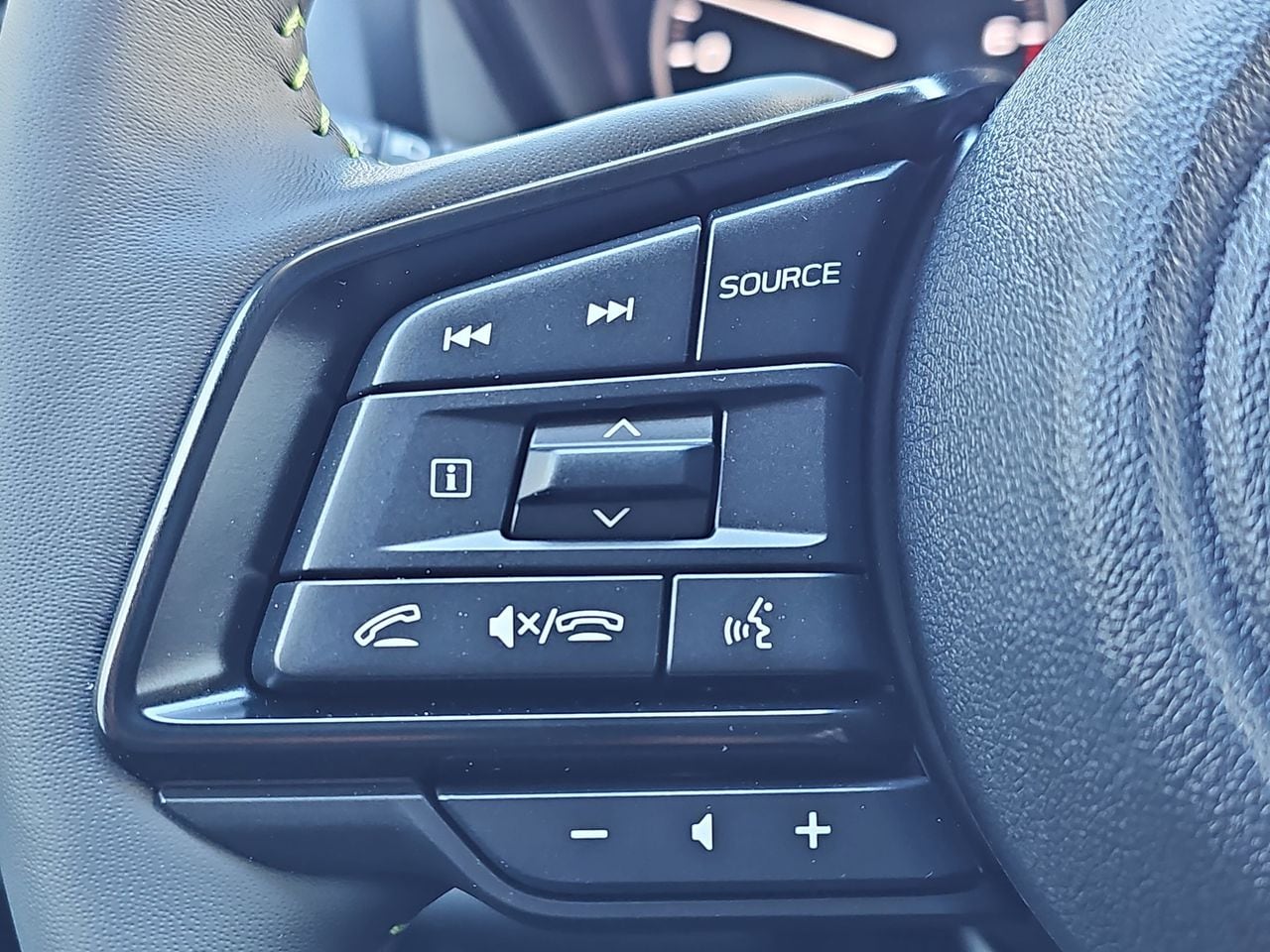 New 2026 Crystal White Pearl Subaru Onyx Edition Touring 7-Passenger image 18